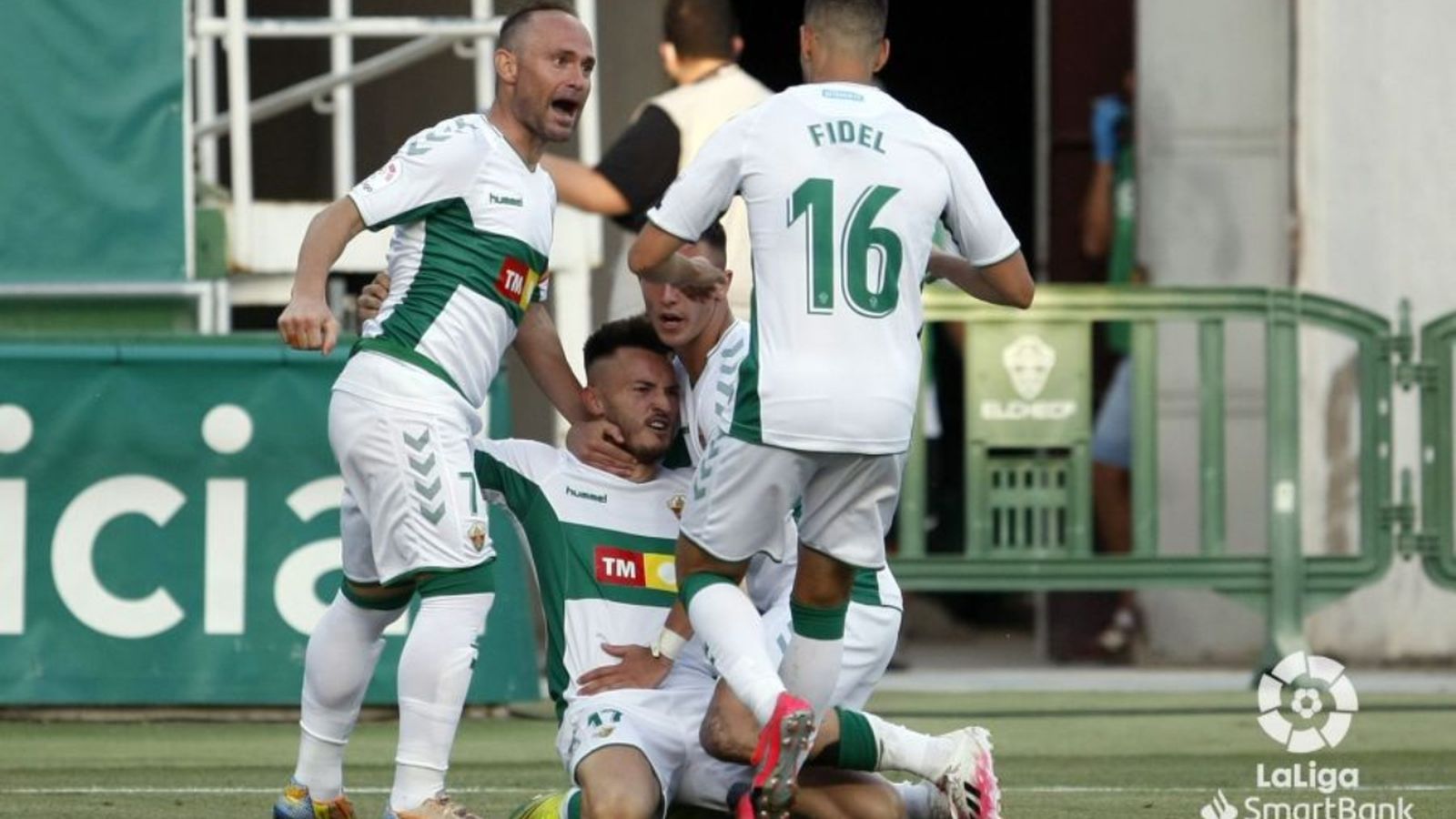 Josan i Dani Escriche han firmat la jugada de la primera victòria de l'Elx després de la represa de la competició.