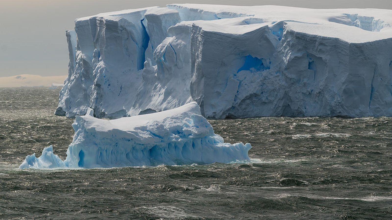 Desprendiment d'un iceberg a l'Antàrtida