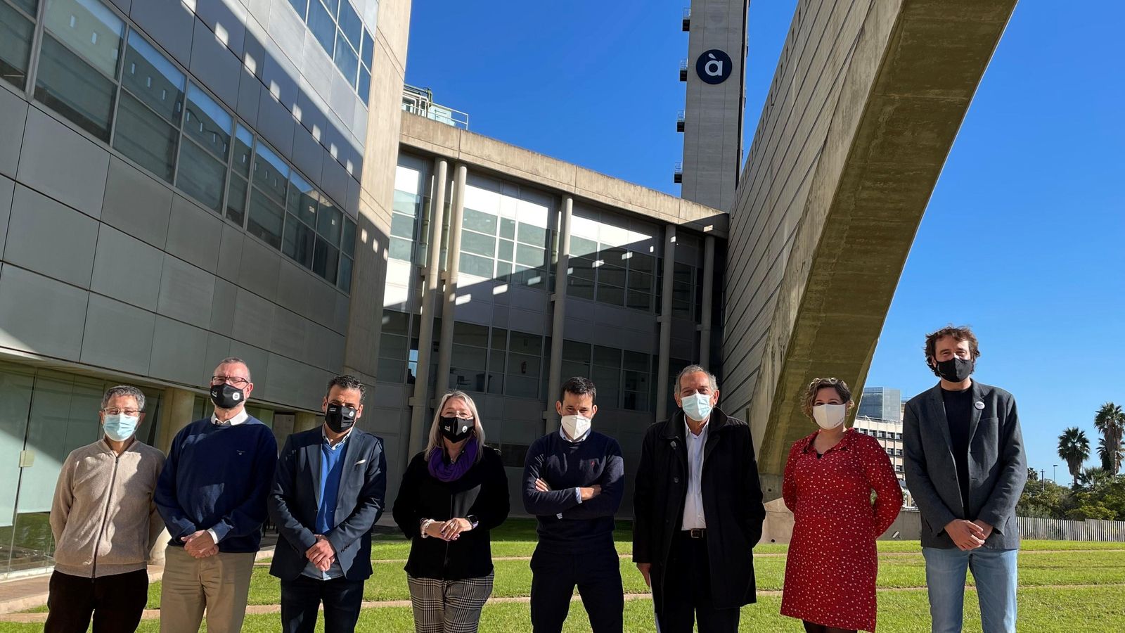 D'esquerra a dreta: Albert Vicent, Ferran Bargues, Alfred Costa, Mar Iglesias, Vicent Marzà, Miguel Soler i Rubén Trenzano