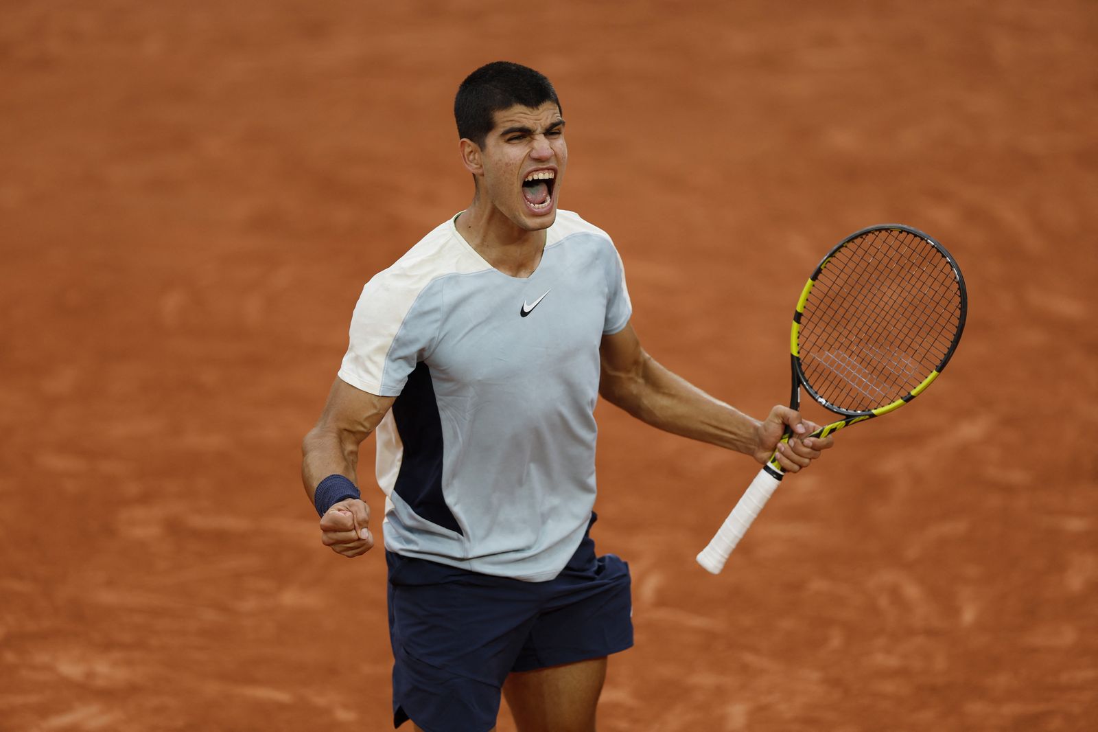 Alcaraz celebra la victòria contra Ramos