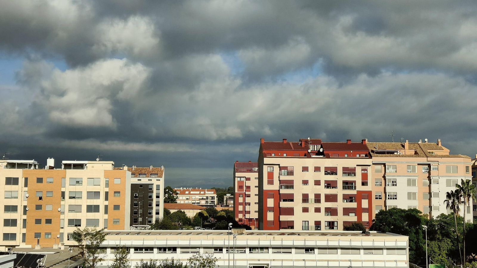 Imatge del cel a Vila-real este dilluns Imatge del cel a Vila-real este dilluns