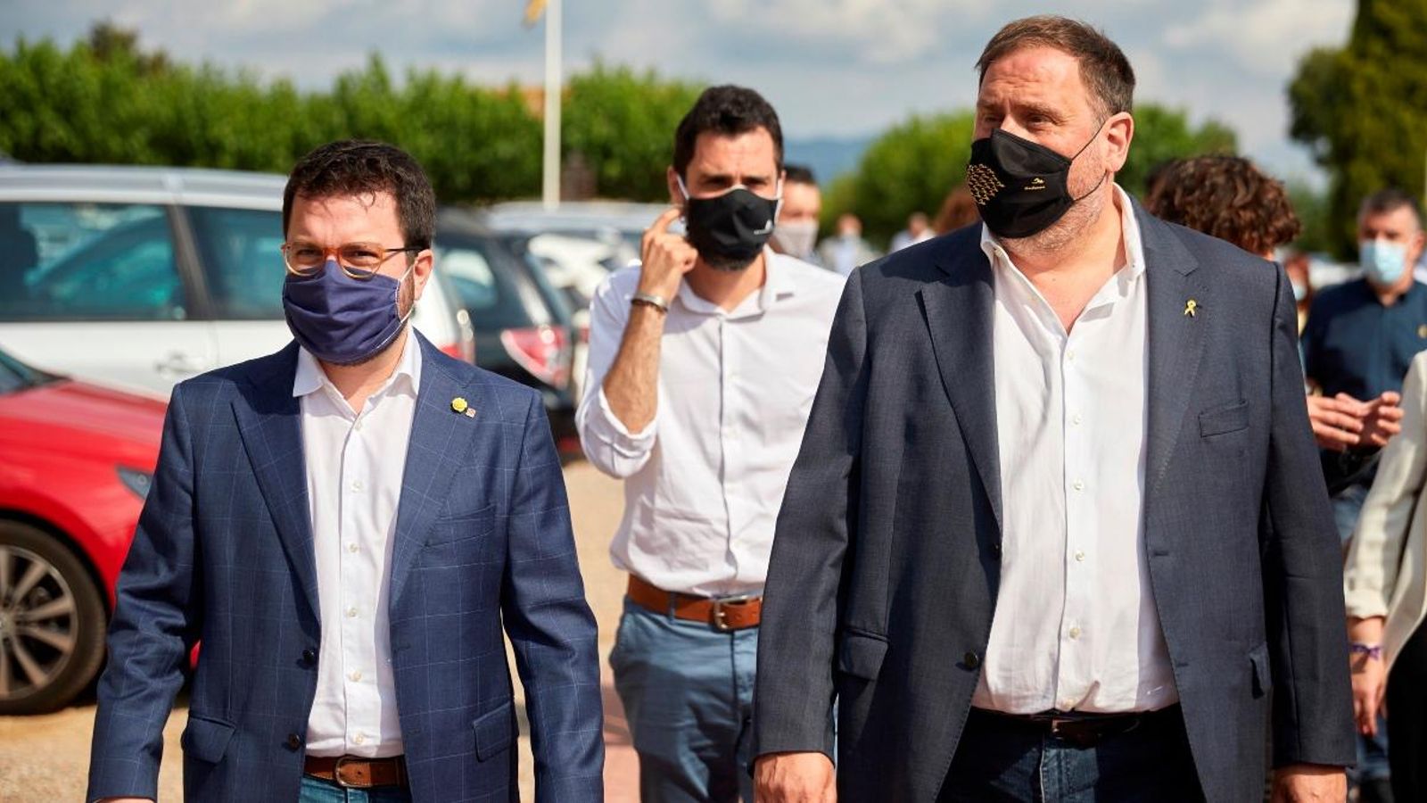 El president d'ERC, Oriol Junqueras, el vicepresident de la Generalitat de Catalunya, Pere Aragonés, i el president del parlament català, Roger Torrent abans de la reunió del passat dissabte amb alcaldes a Santa Coloma de Farners