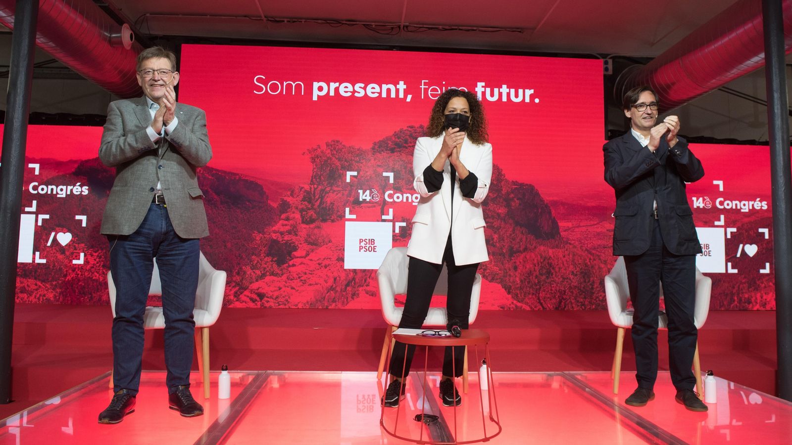 El secretari general del PSPV-PSOE, la presidenta del Consell de Mallorca, Catalina Cladera, i primer secretari electe del PSC, Salvador Illa