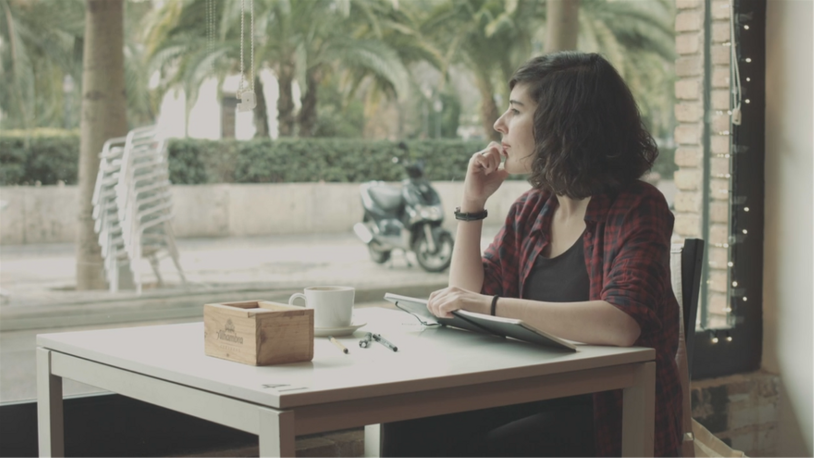 Laura Pérez durant la seua intervenció en el programa d'À Punt 'Emergents' / À Punt Mèdia