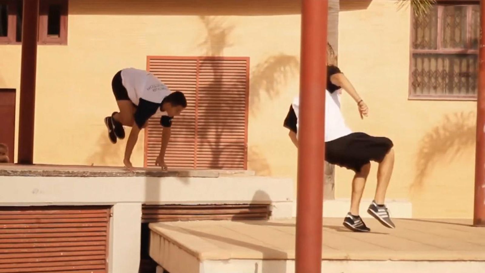 El parkour és cada vegada més popular als carrers valencians