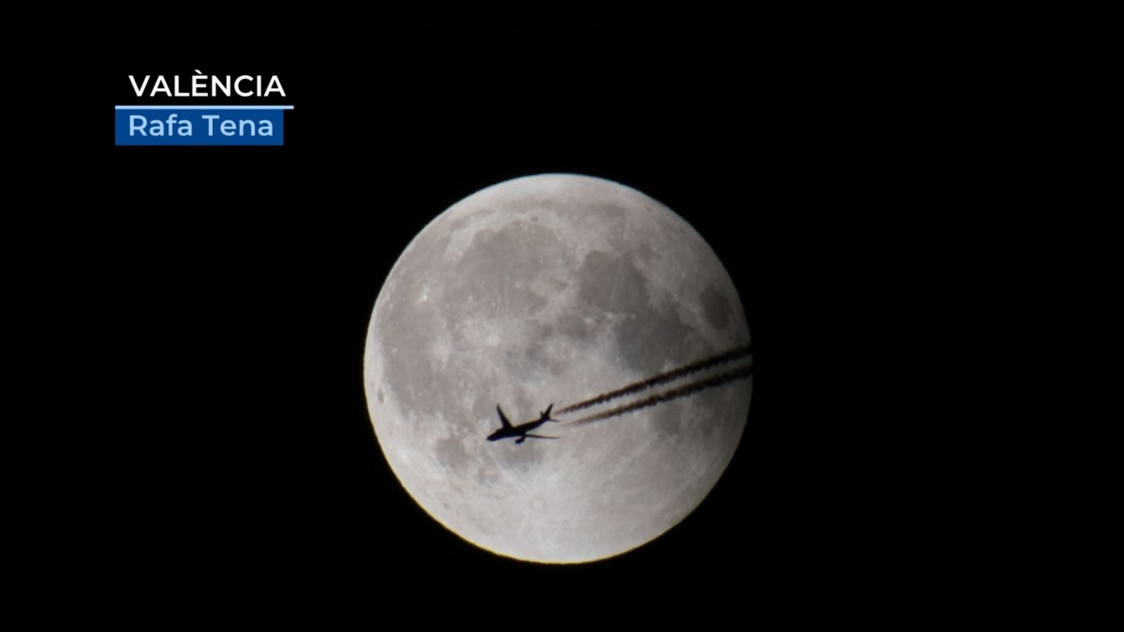 L\'eclipsi total de Lluna més llarg del segle XXI