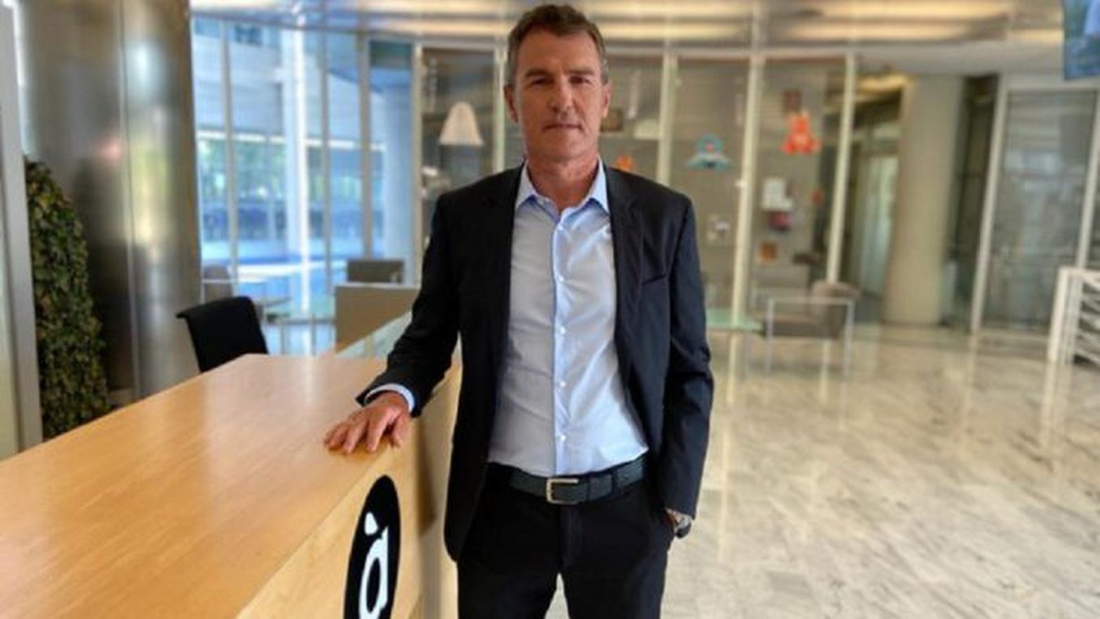 Robert Fernández, en les instal·lacions d'À Punt Mèdia a Burjassot