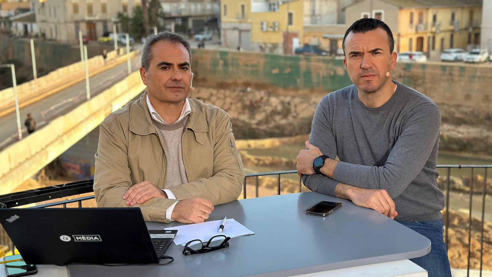 El president de la Diputació de València, Vicente Mompó, en l'entrevista a 'Les notícies del matí' des del barranc de Poio a Paiporta