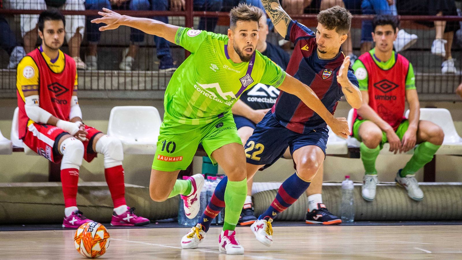 Jamur, en una acció del partit