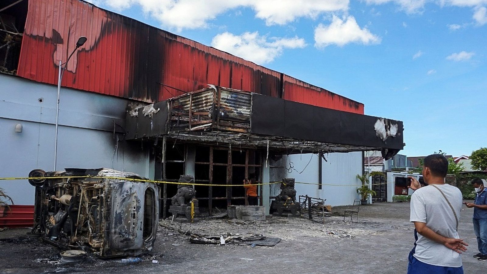 Exterior de la discoteca incendiada a Sorong, província de Papua Occidental, Indonèsia / Efe