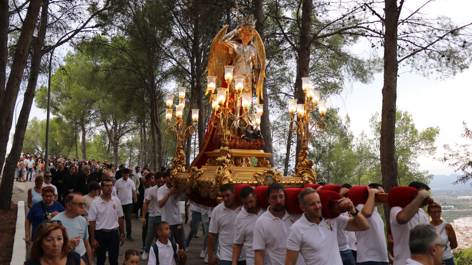 Llíria celebra Sant Miquel coincidint amb el 700é aniversari del monestir