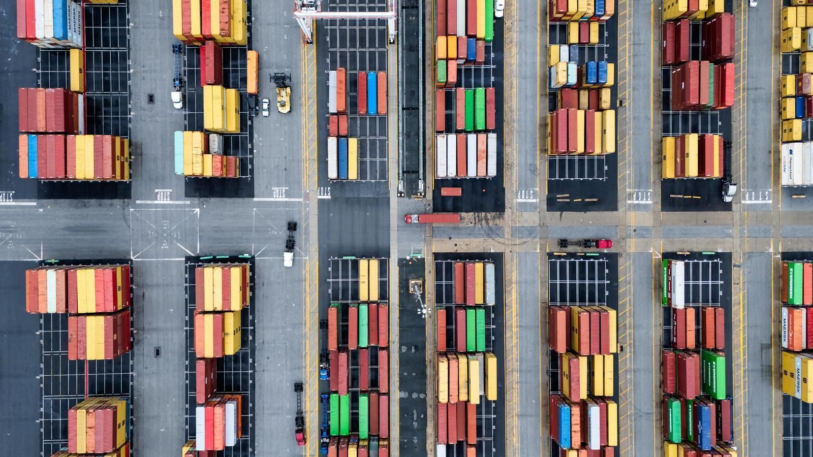 Una imatge de dron de contenidors a la terminal marítima de Seagirt a Baltimore (EUA)