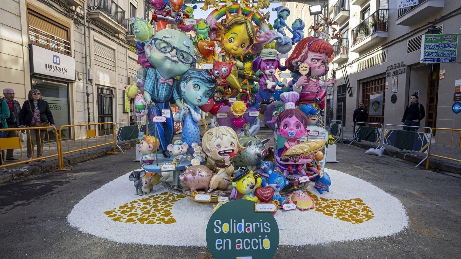 "Solidaris en acció", obra de l’artista José Gallego