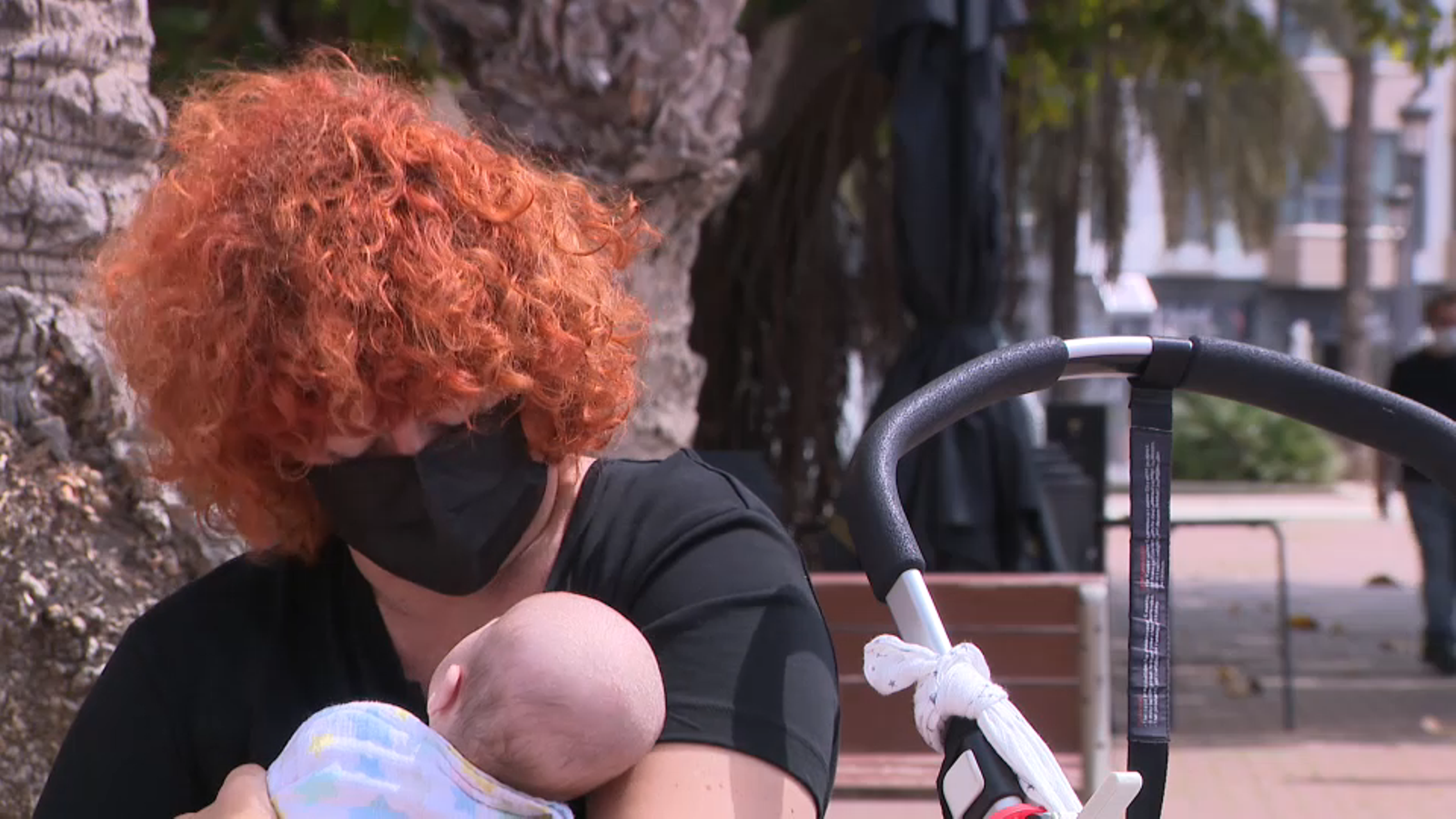 Elena i el seu fill Bruno, una família monoparental