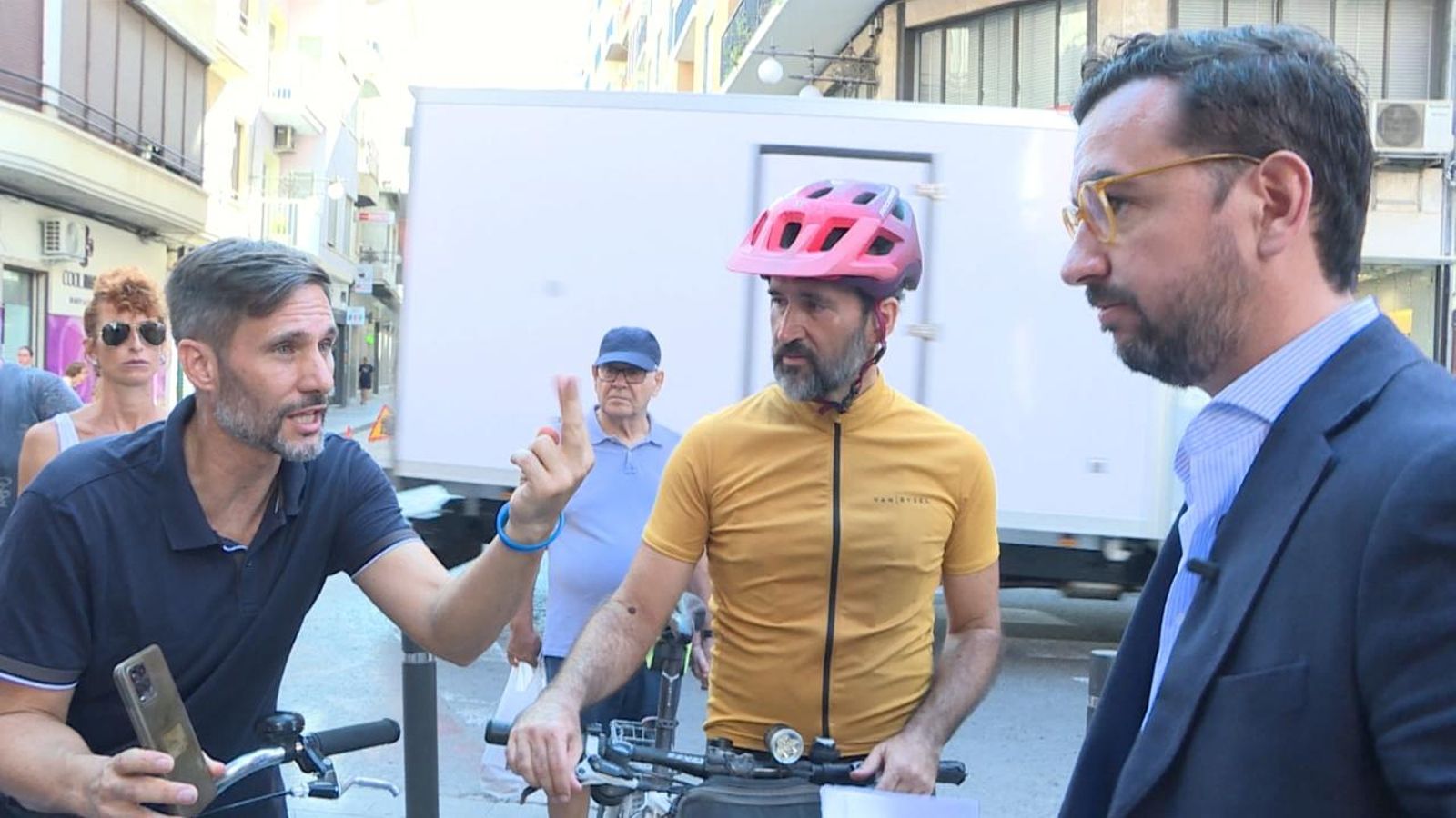 Els ciclistes d'Elx demanen explicacions al regidor de Mobilitat Urbana, del Partit Popular