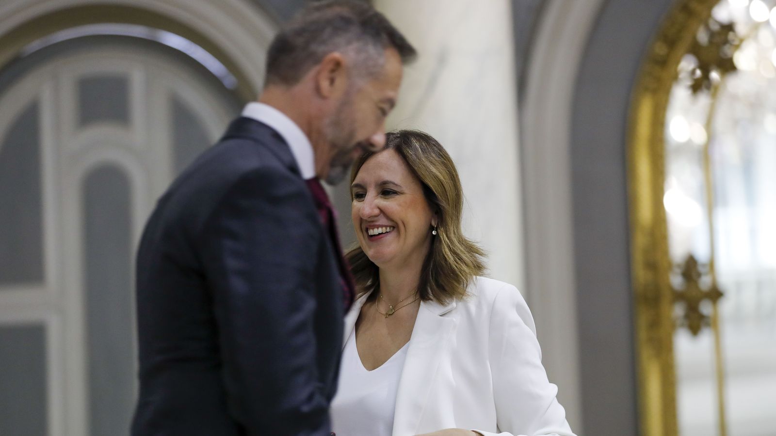 L'alcaldessa de València, María José Català (PP), i el poortaveu del Vox, Juanma Badenas, aquest divendres
