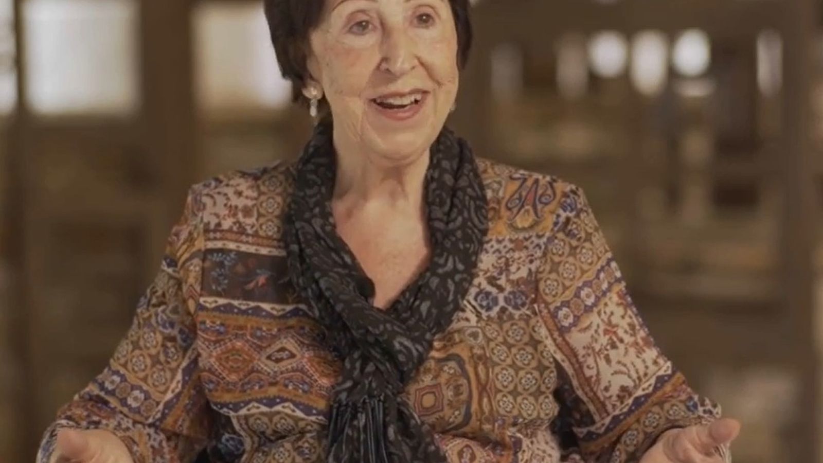 Carme Miquel, escriptora, docent i activista pel valencià.