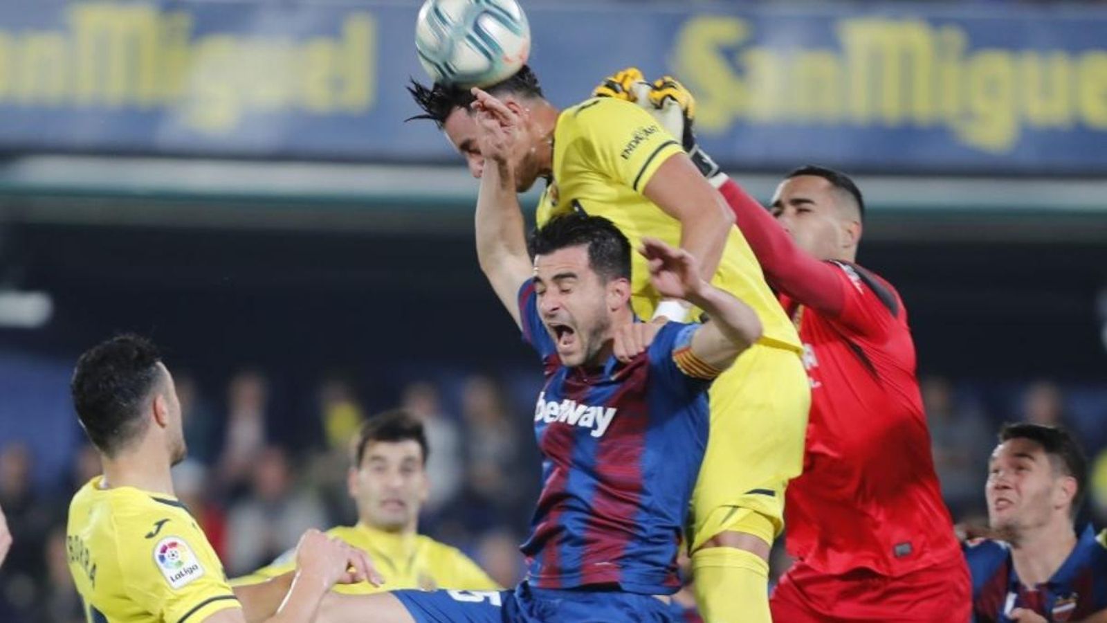 Un submarí unit contra un Llevant que torna a caure a La Ceràmica