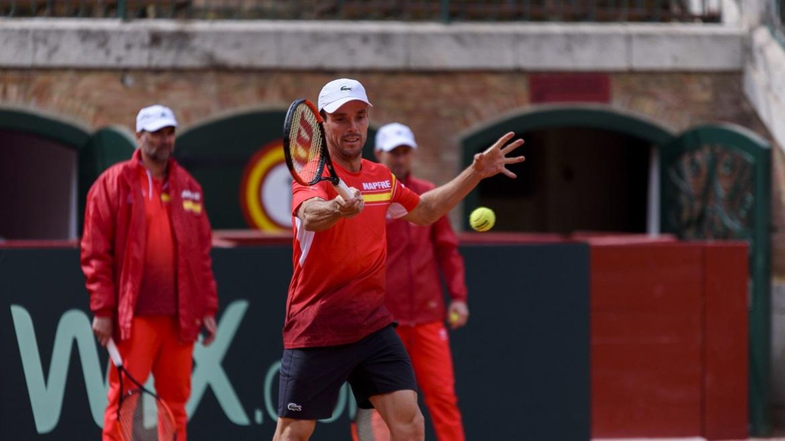 Roberto Bautista ja treballa en la plaça de bous