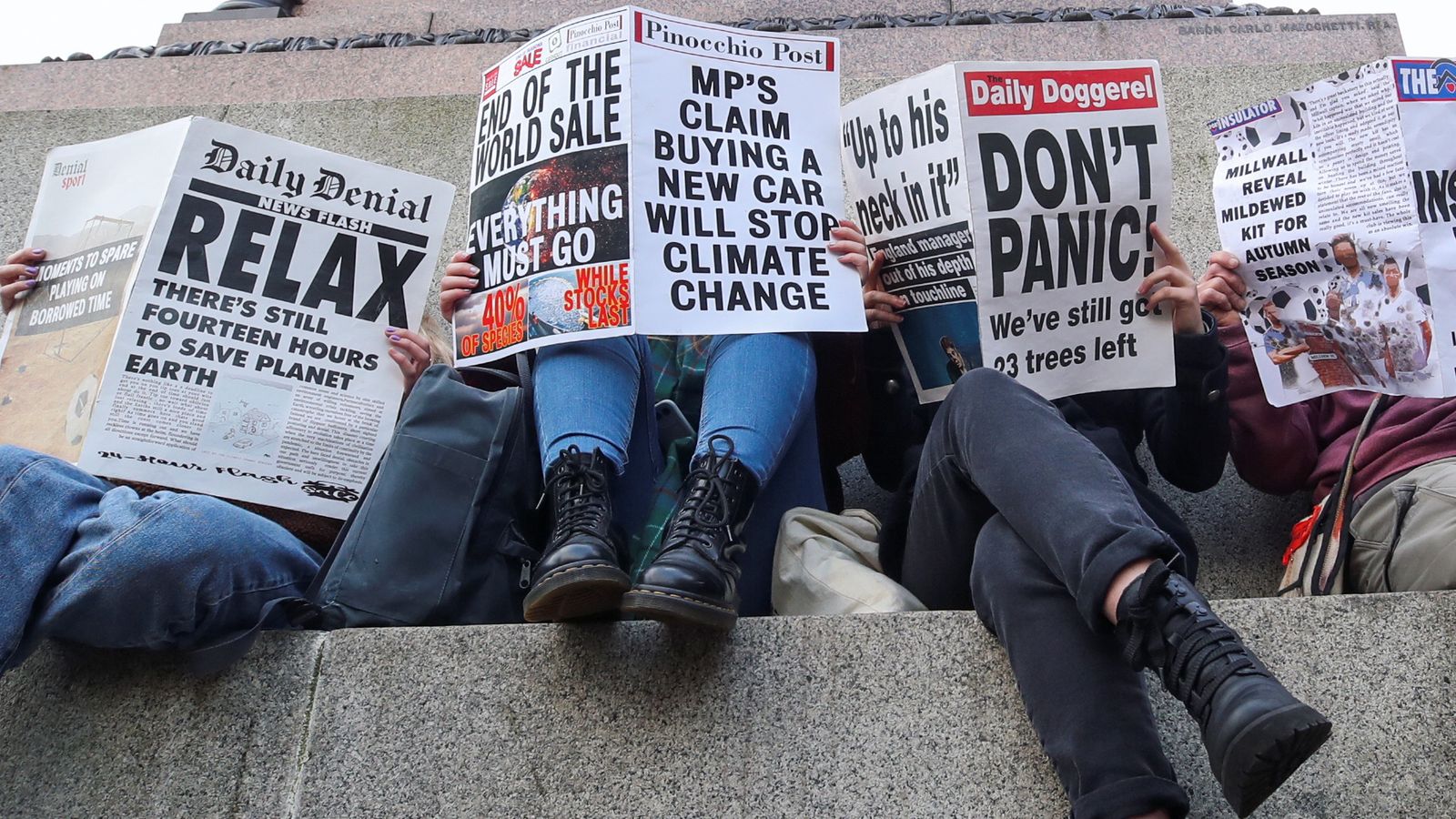 Manifestants contra la COP26 aquest diumenge a Glasgow (Escòcia)