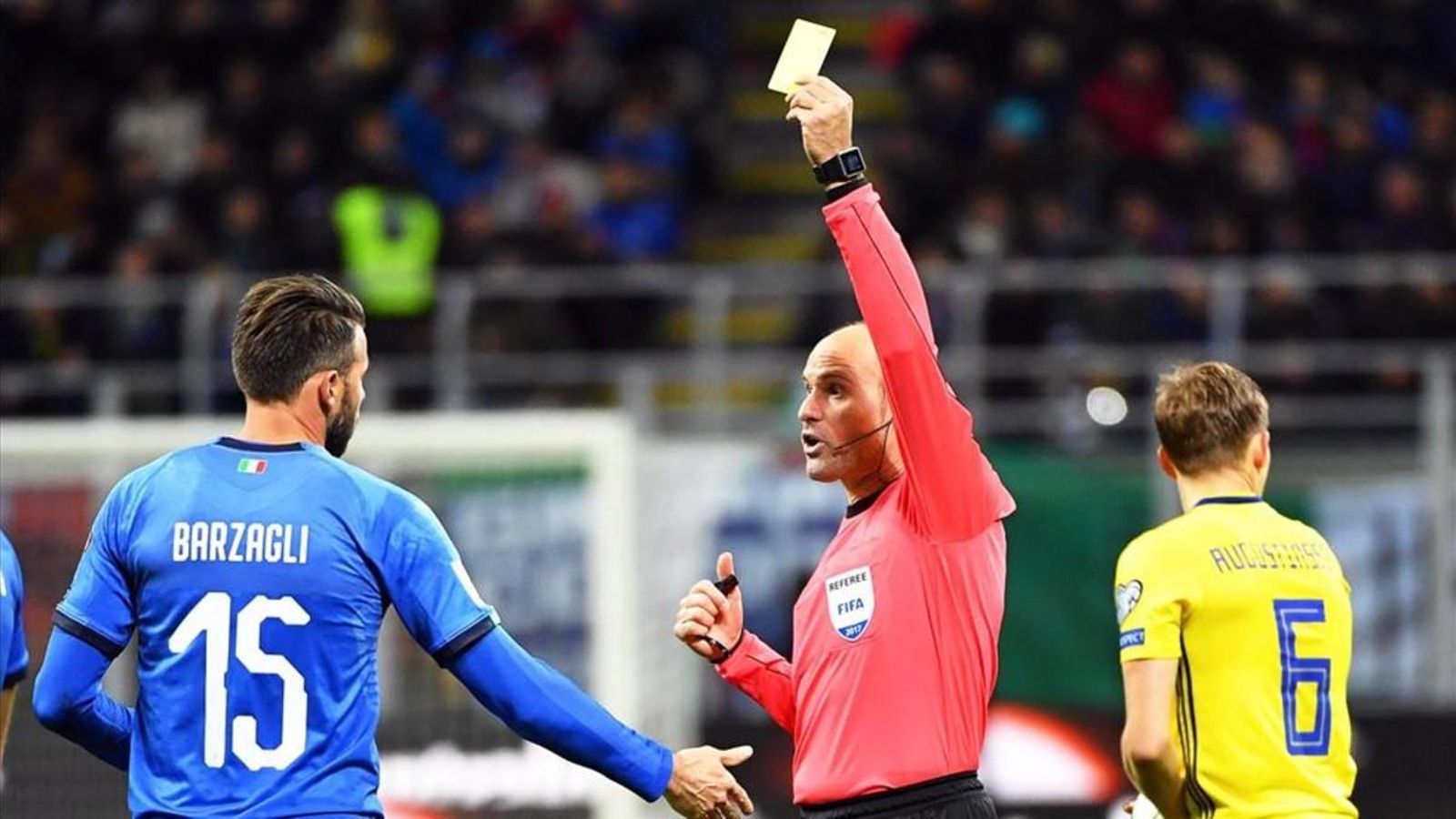 Mateu Lahoz va dirigir la repesca entre Itàlia i Suïssa