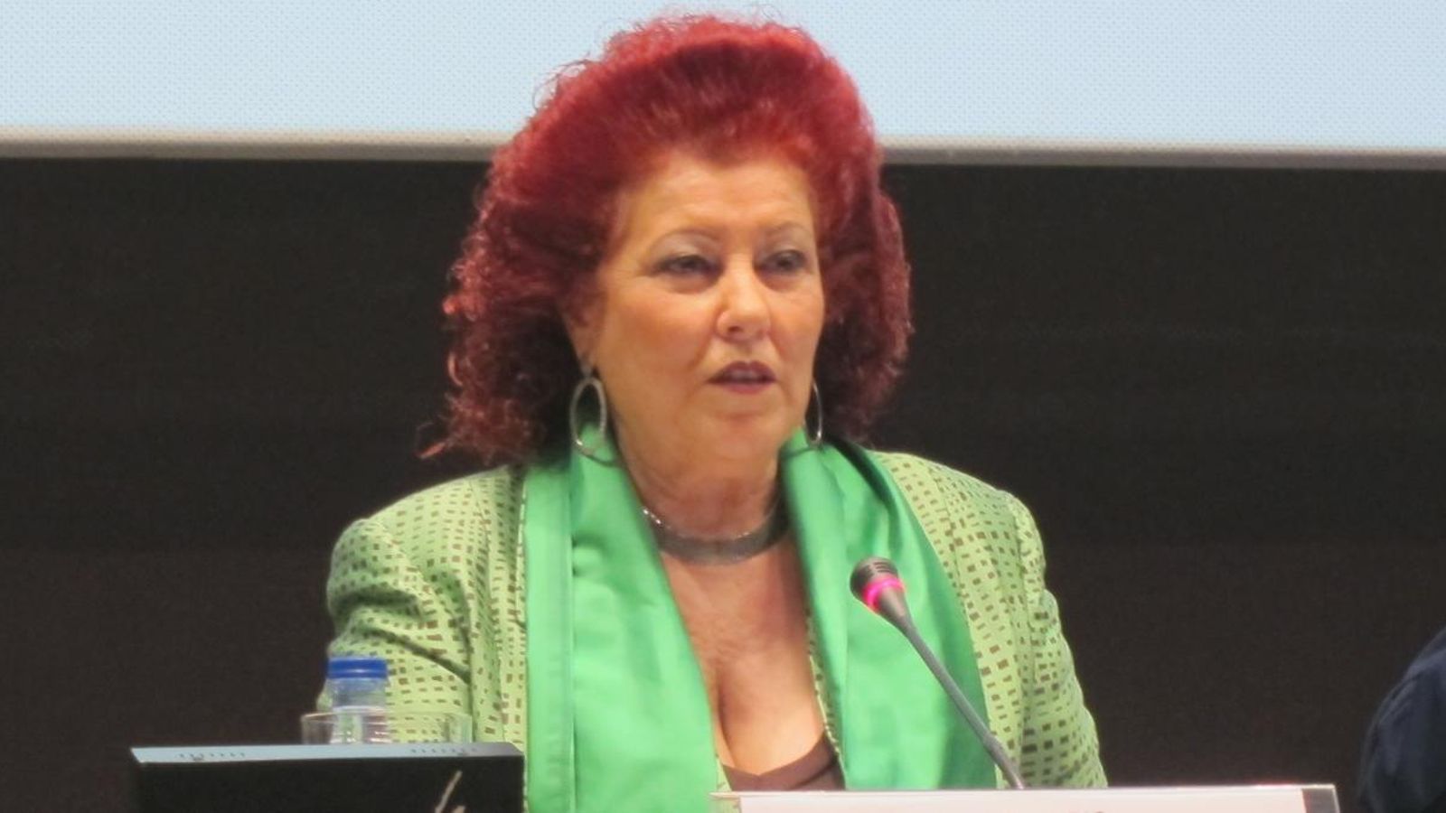 L'exdirectora de l'IVAM, Consuelo Císcar, durant una conferència en una imatge d'arxiu