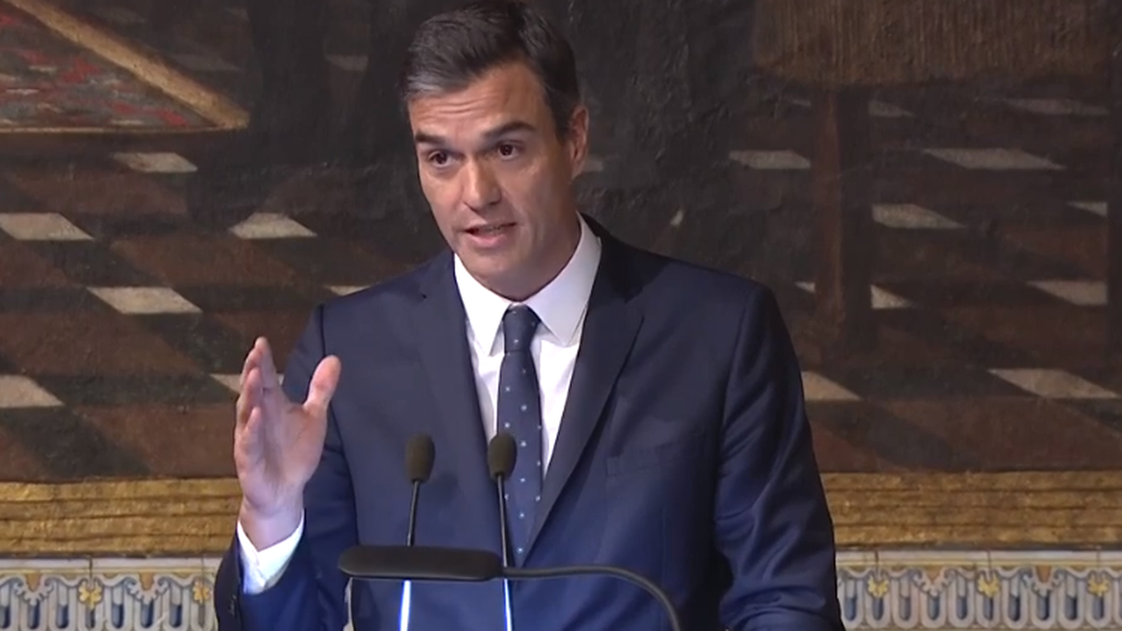 Pedro Sánchez durant el seu discurs en l'acte institucional pel 9 d'octubre.