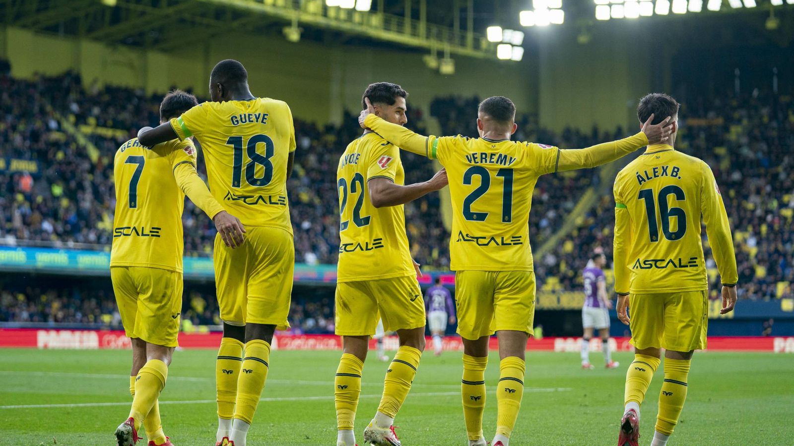 El Villarreal CF juga amb el València el dissabte per 'Punt a punt' El Villarreal CF juga amb el València el dissabte per 'Punt a punt'