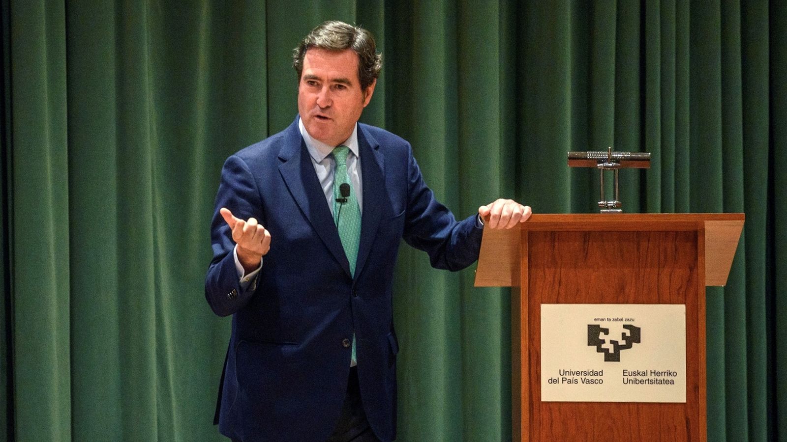 La CEOE, preocupada perquè la despesa social del nou govern faça pujar el dèficit un 3,5%