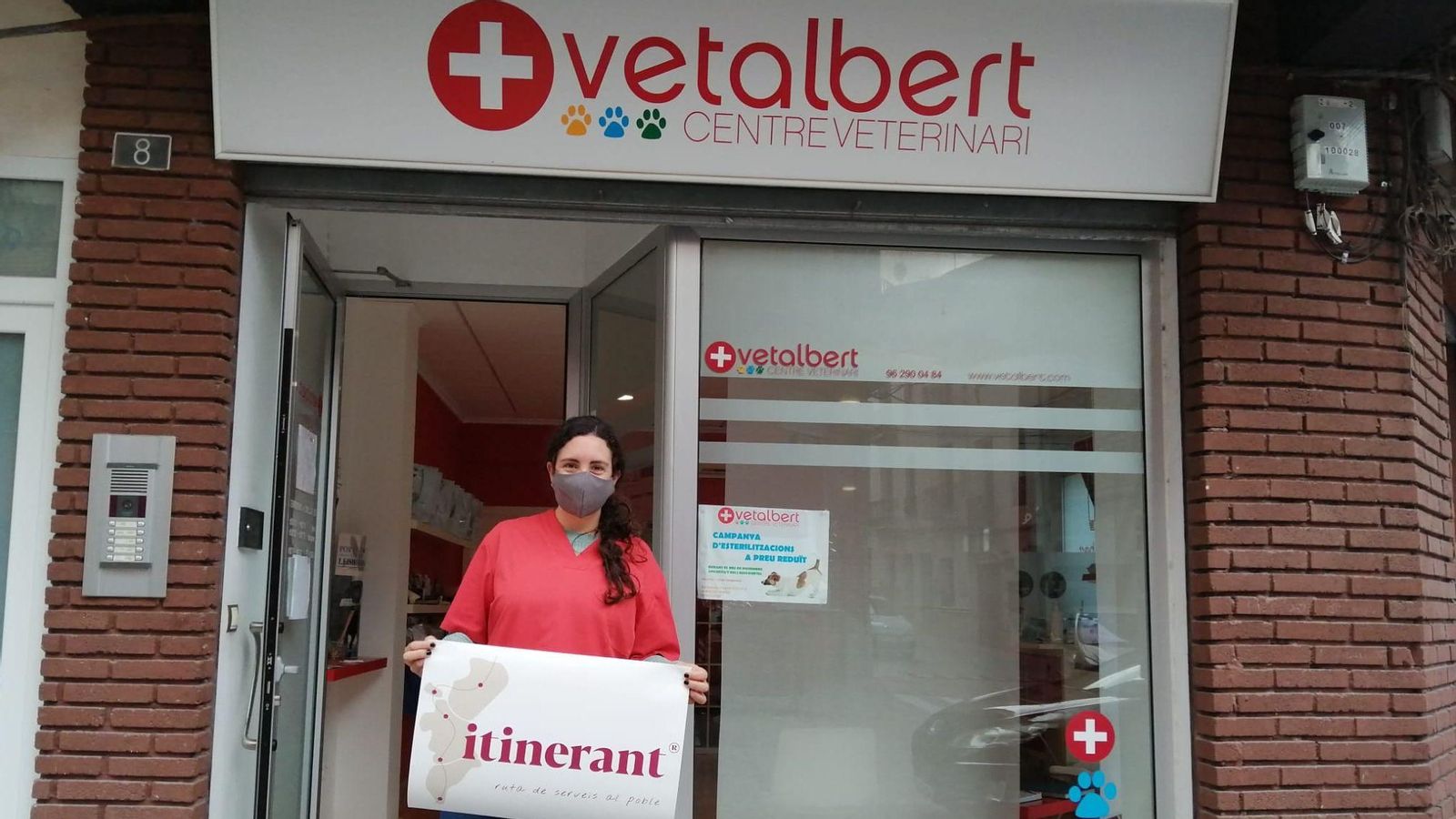 Veterinària que presta serveis a la Vall d'Albaida