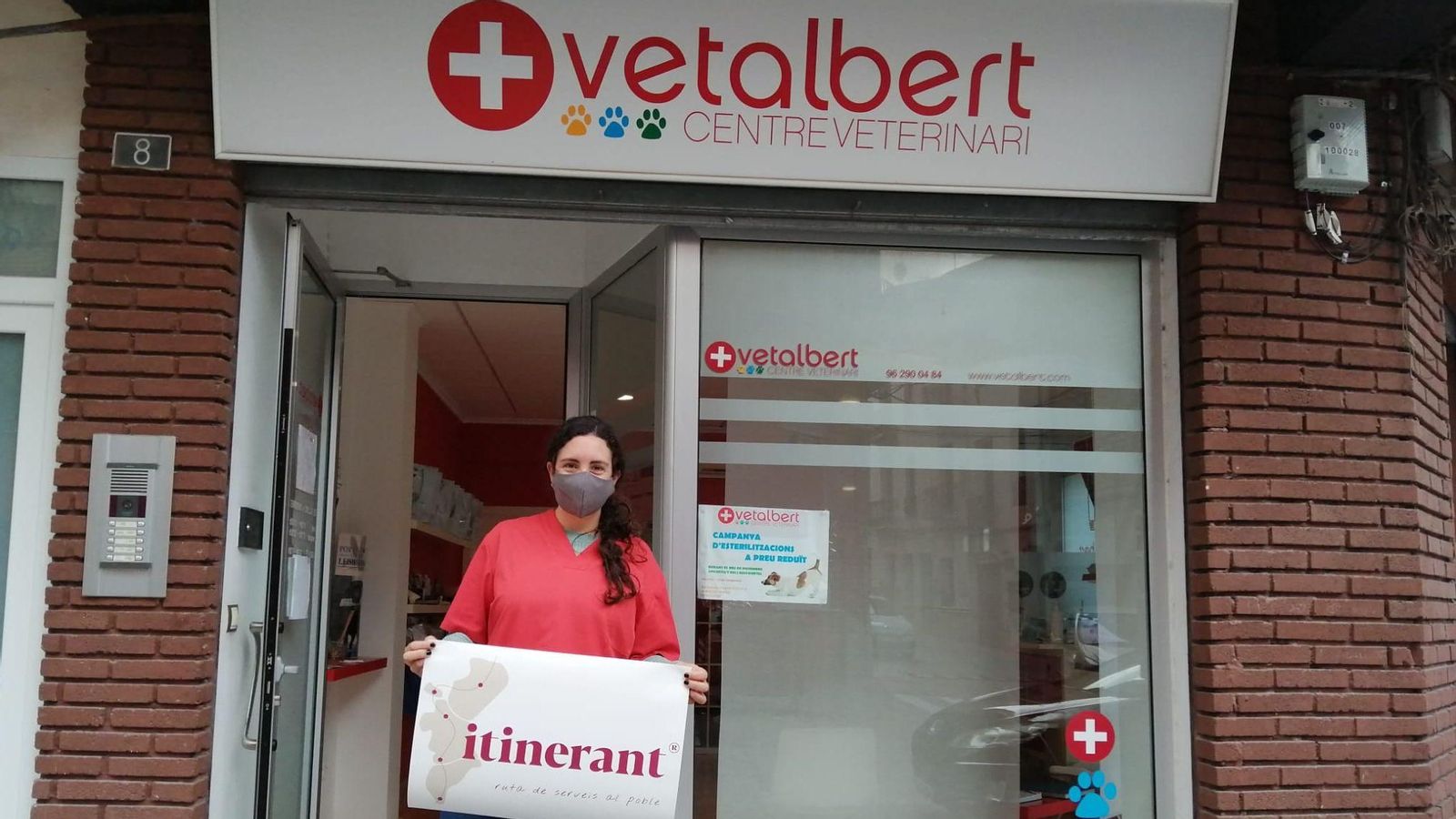 Veterinària que presta serveis a la Vall d'Albaida