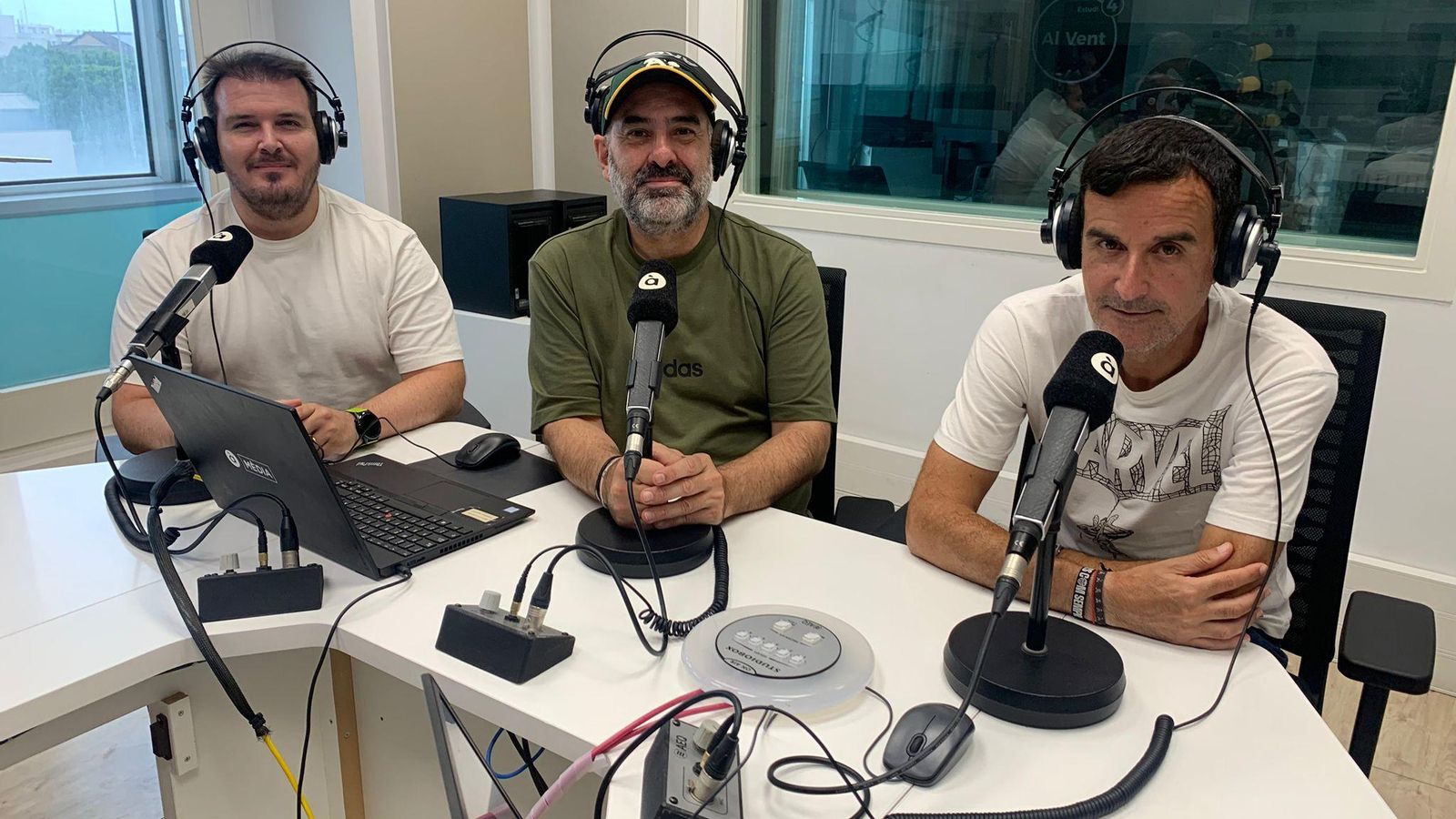 L’equip de 90 Minuts està format per tres professionals compromesos: Manolo Montalt, Salva Folgado i Paco Polit