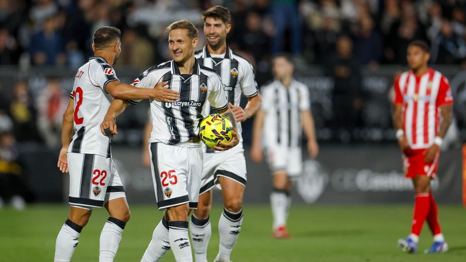 L'equip de Pablo Hernández es va imposar 2-0 en el partit a Castàlia de la fase regular