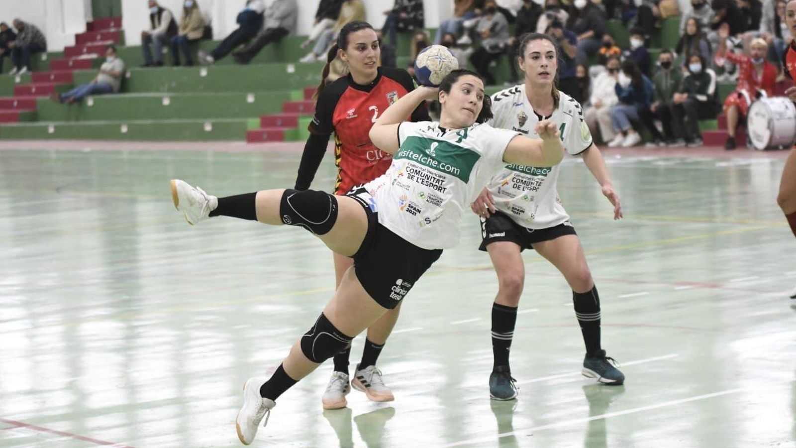 África Sempere, en una acció del partit