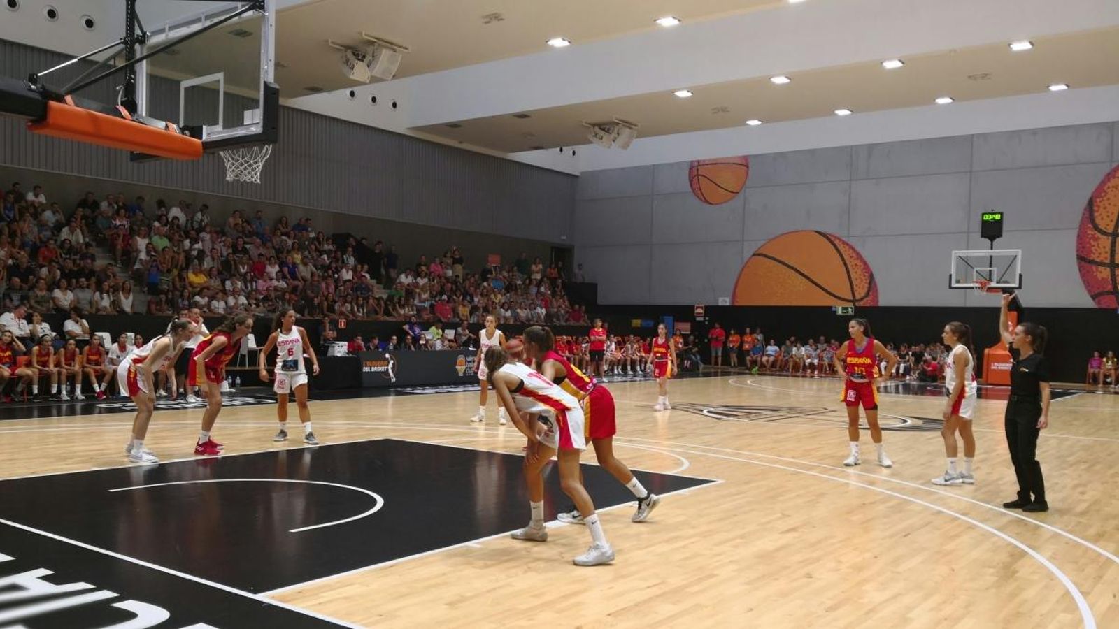 Els dos combinats espanyols, en un moment de la final