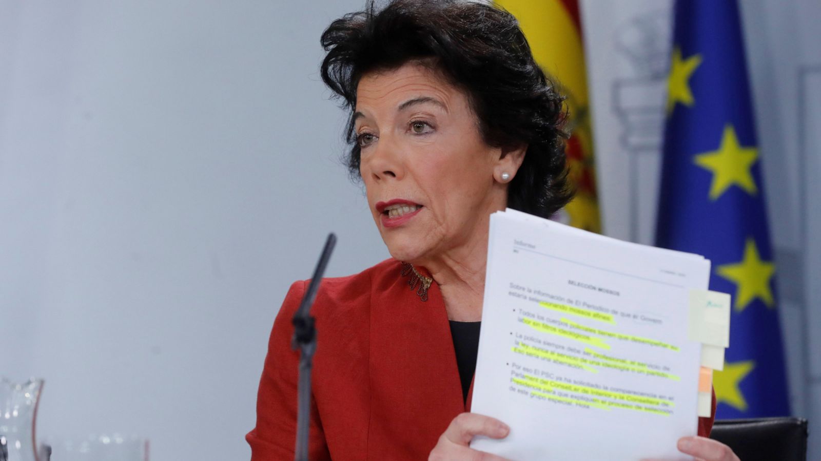 Isabel Celaá durant la roda de premsa posterior al Consell de Ministres d'aquest divendres