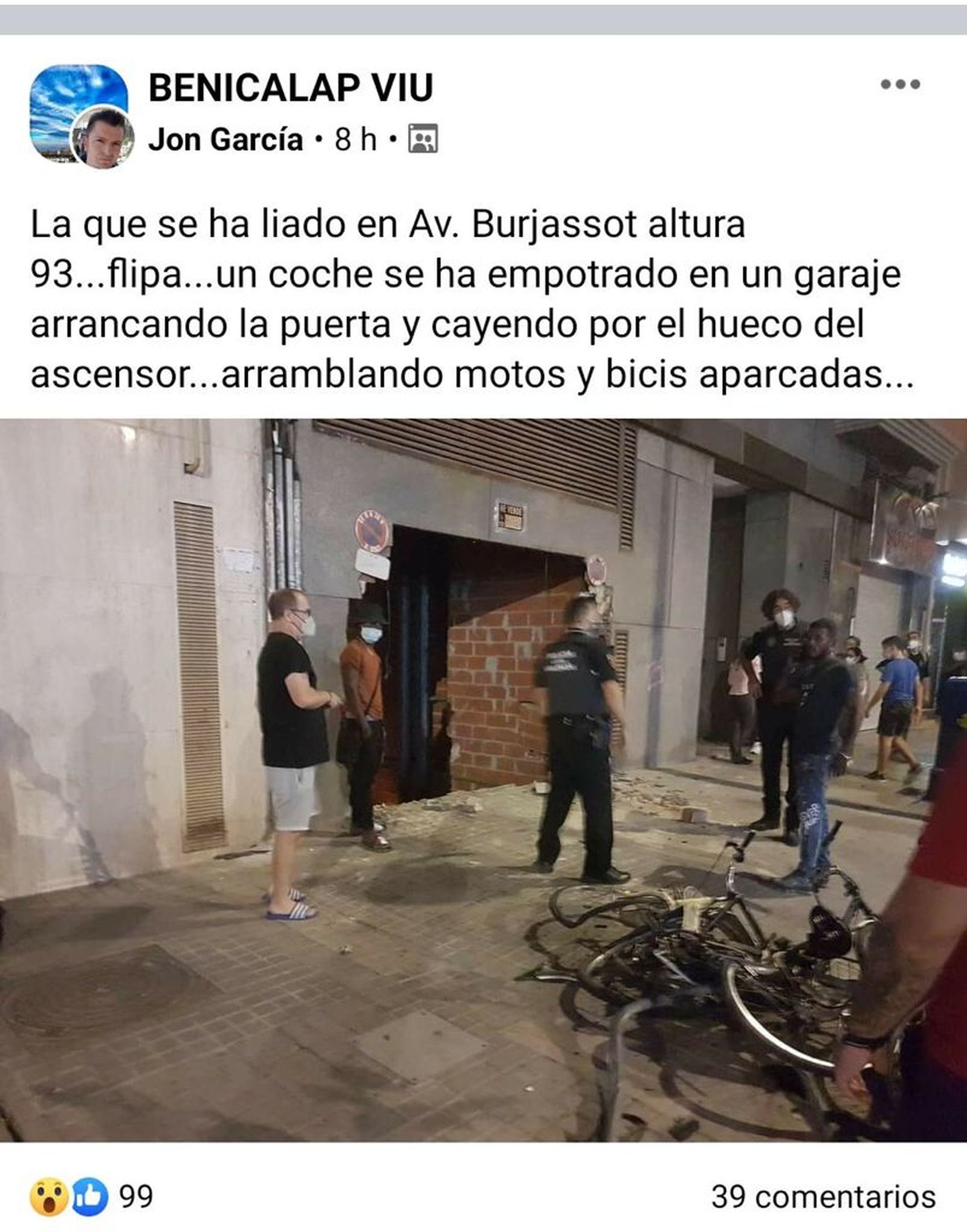 Façana del número 93 de l'avinguda de Burjassot on es va produir l'accident