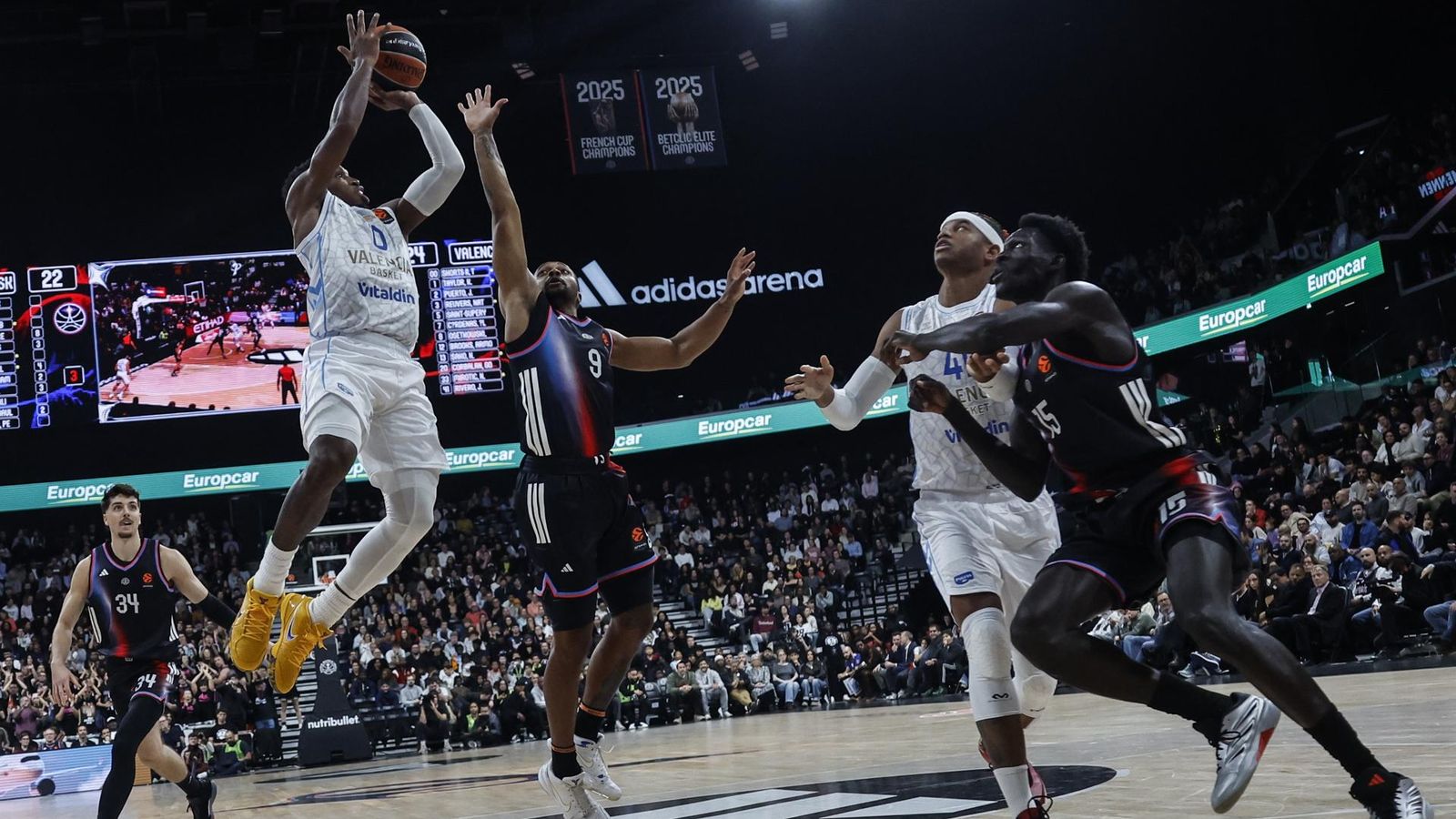 TJ Shorts ha sigut un maldecap per a la defensa de Paris