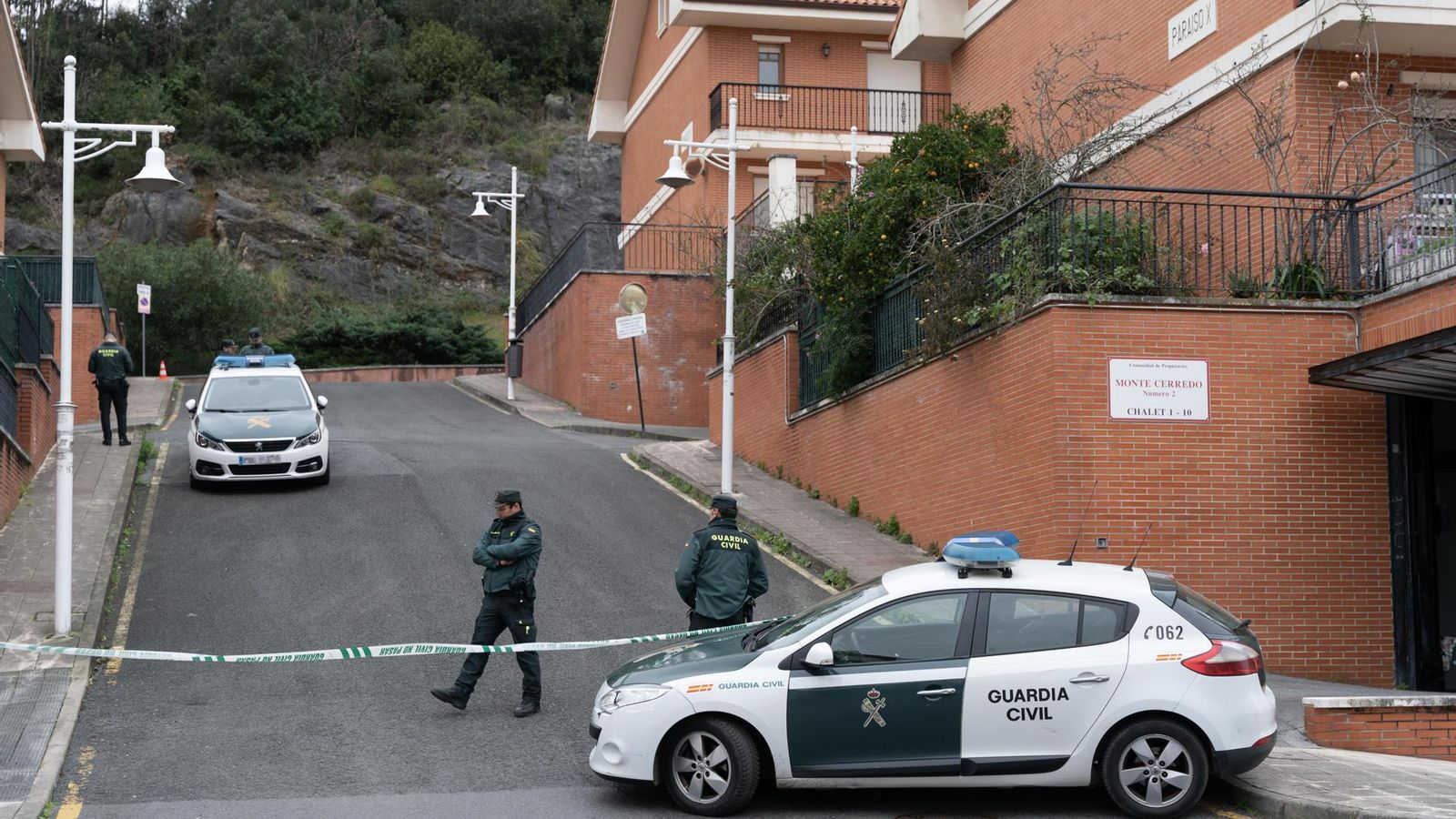 Dispositiu policial en la zona de Castro Urdiales on ha ocorregut el crim