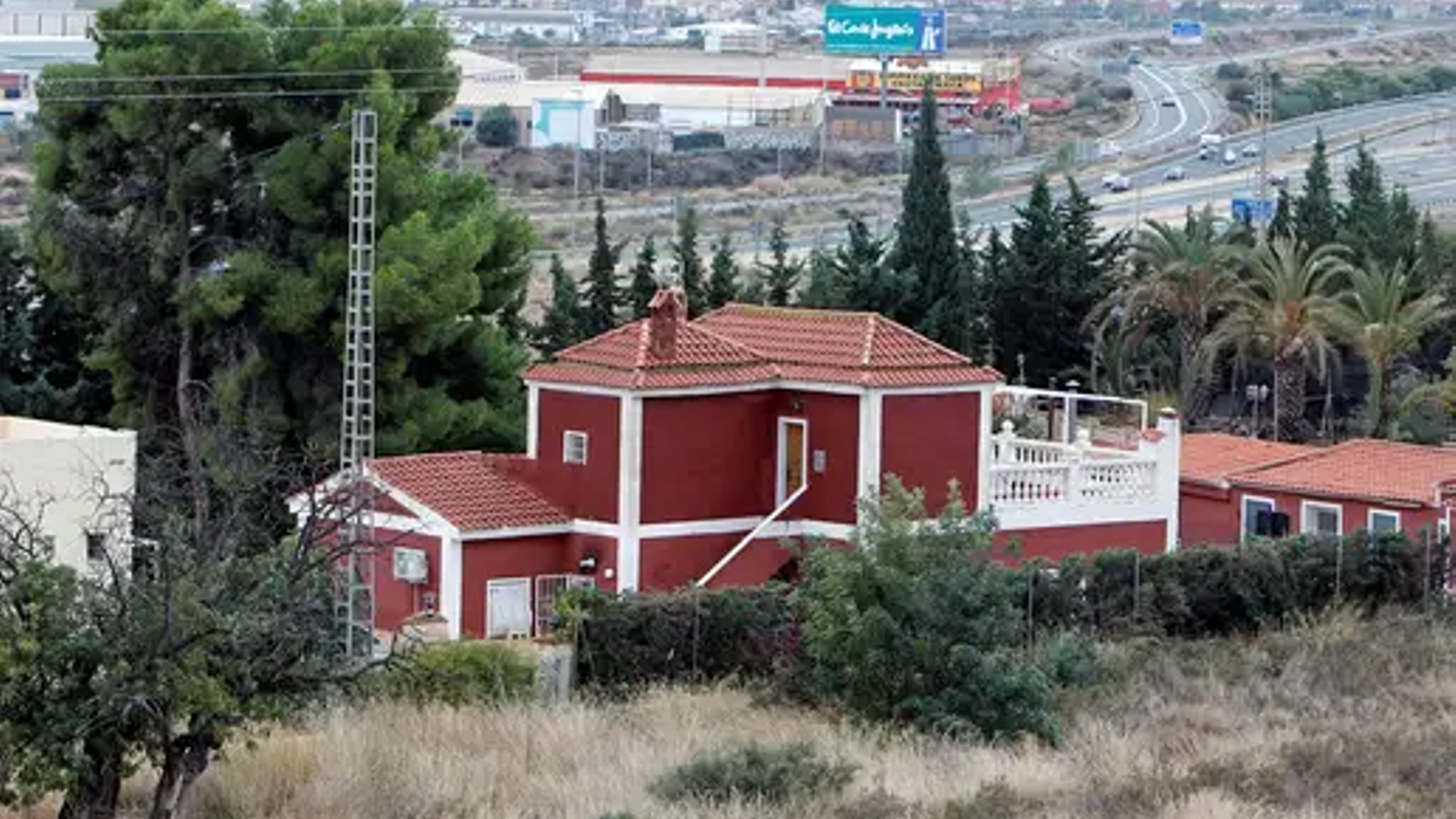 Residència d'autistes del Campello on la Guàrdia Civil ha detingut a tres empleats