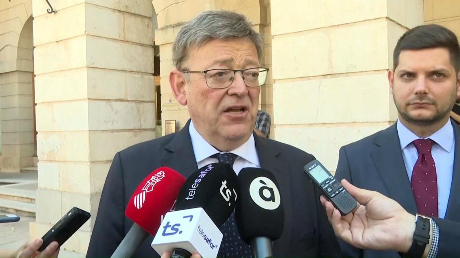 Declaracions de Ximo Puig als mitjans de comunicació Puig denuncia el posicionament del PP i Vox davant la violència de gènere