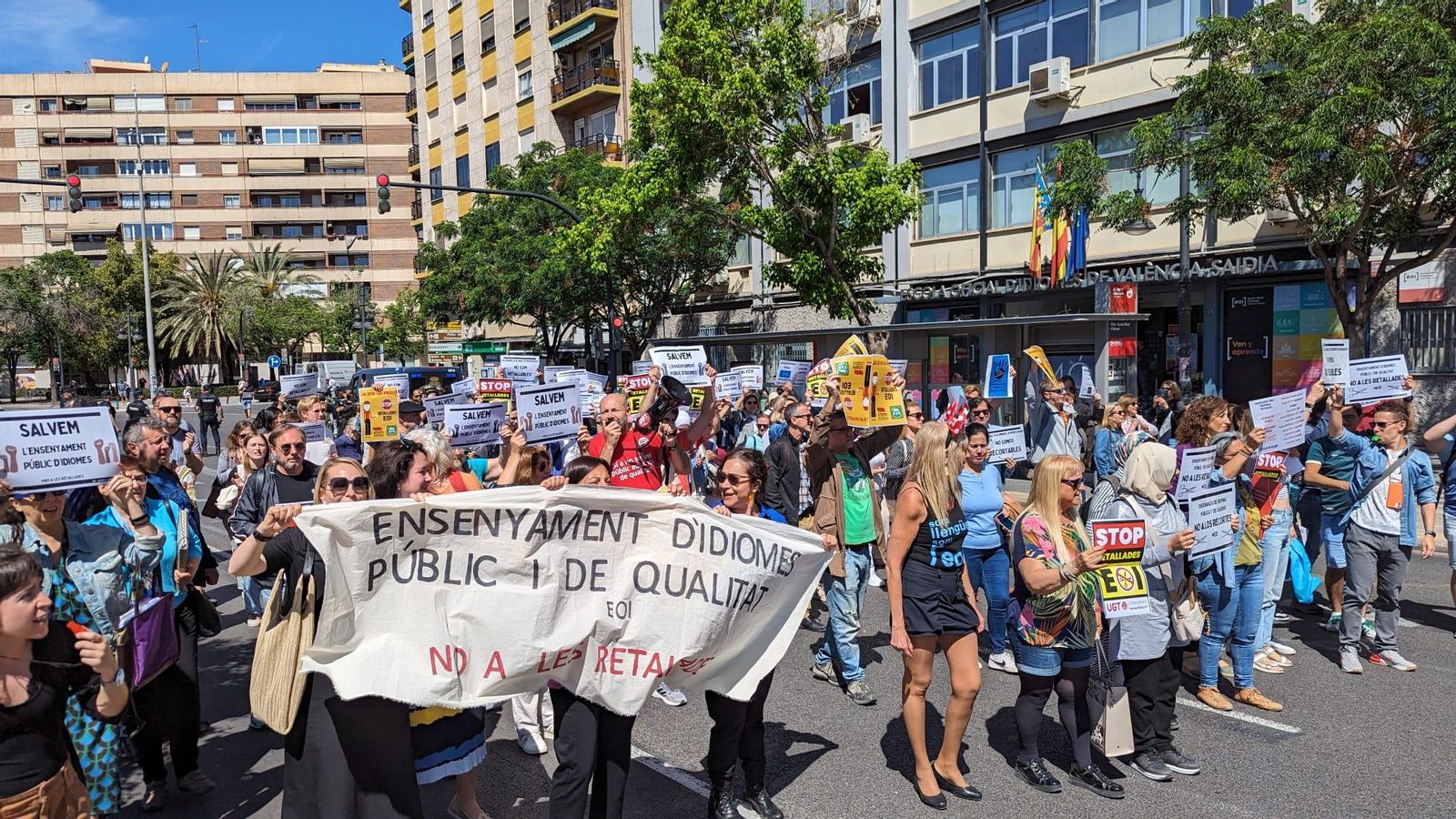 Manifestació a les portes de l'EOI de València-Saïdia, este dimecres
