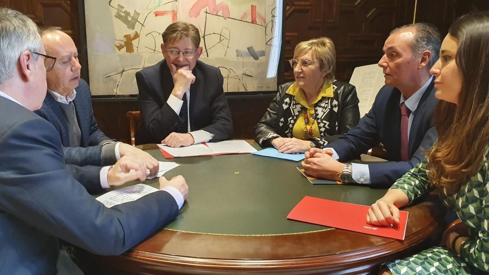 En la reunió han participat Salvador Navarro, Ismael Sáez, Arturo León, Zulima Pérez, Ximo Puig i Ana Barceló