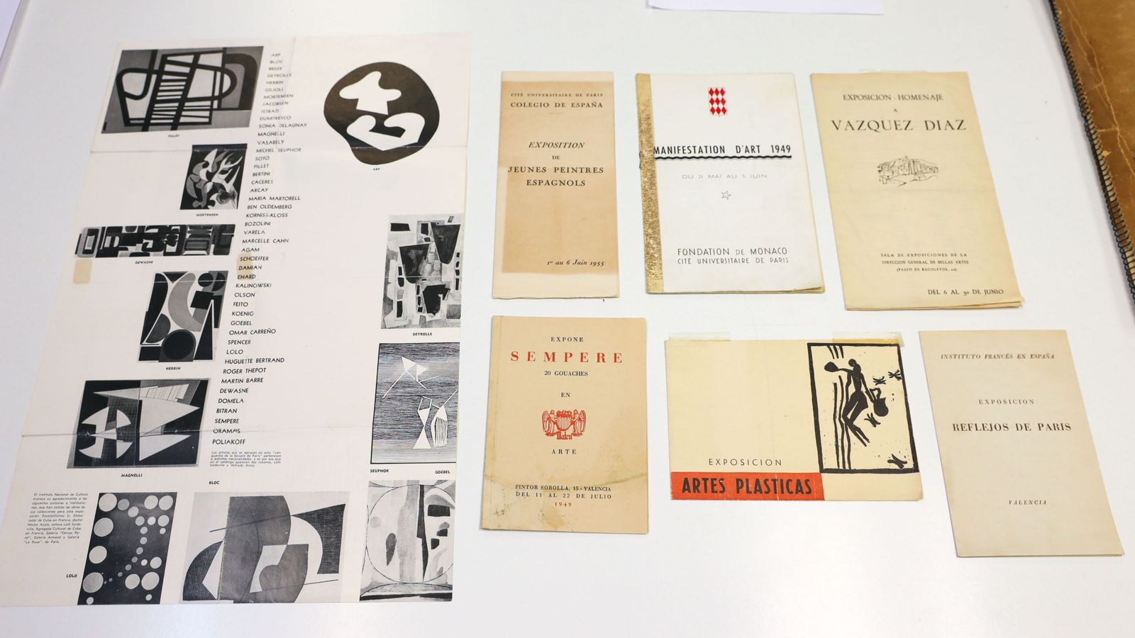 En imatge, alguns dels diaris de Sempere restaurats