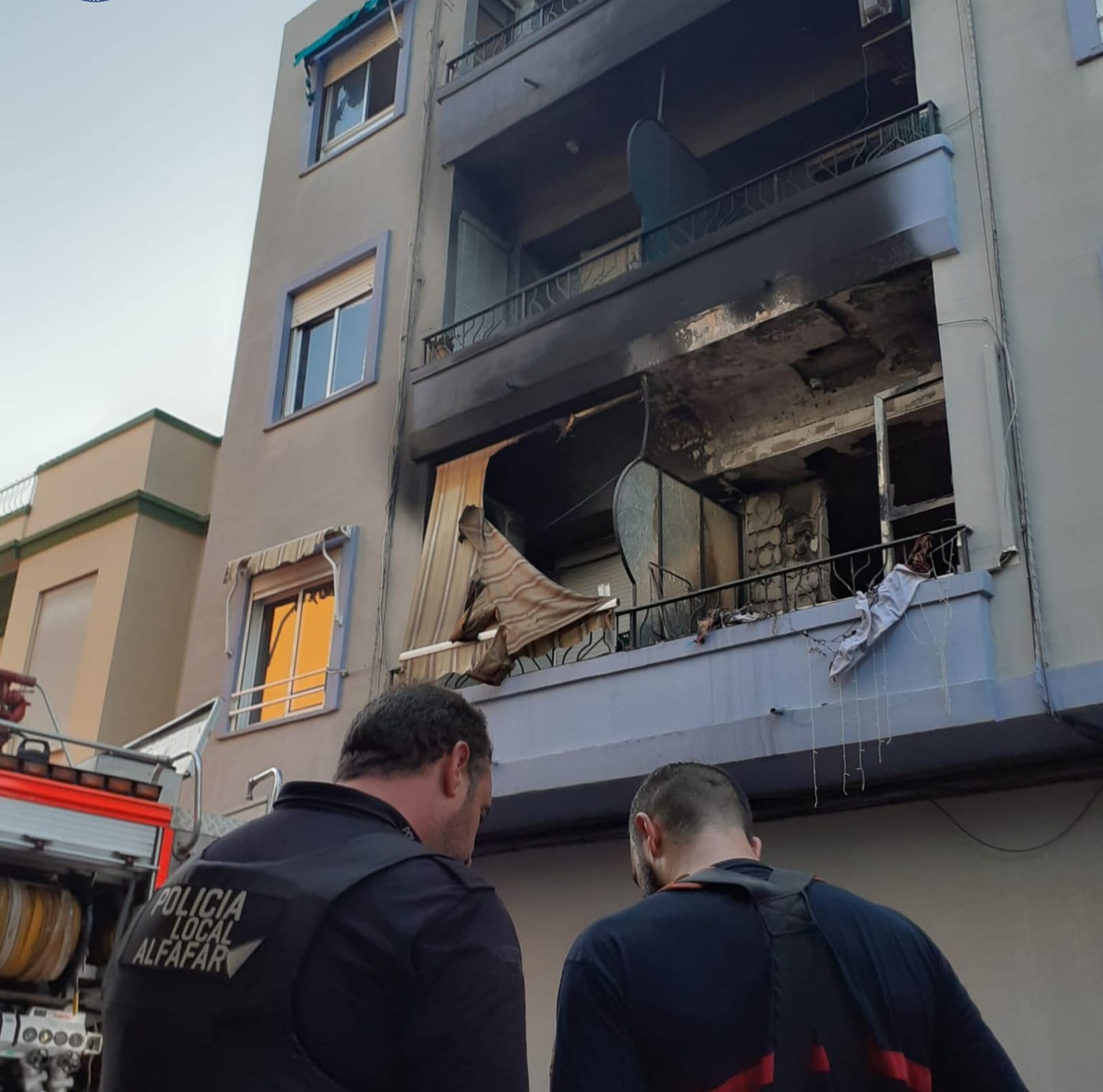 Façana de la finca on s'ha originat l'incendi
