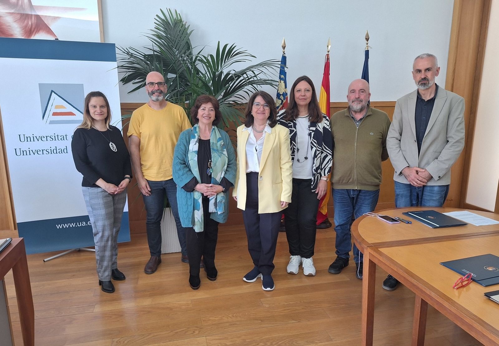 Conveni de col·laboració,l'Atles Lingüístic Valencià / L’AVL i la Universitat d’Alacant signen un conveni de col·laboració / AVL