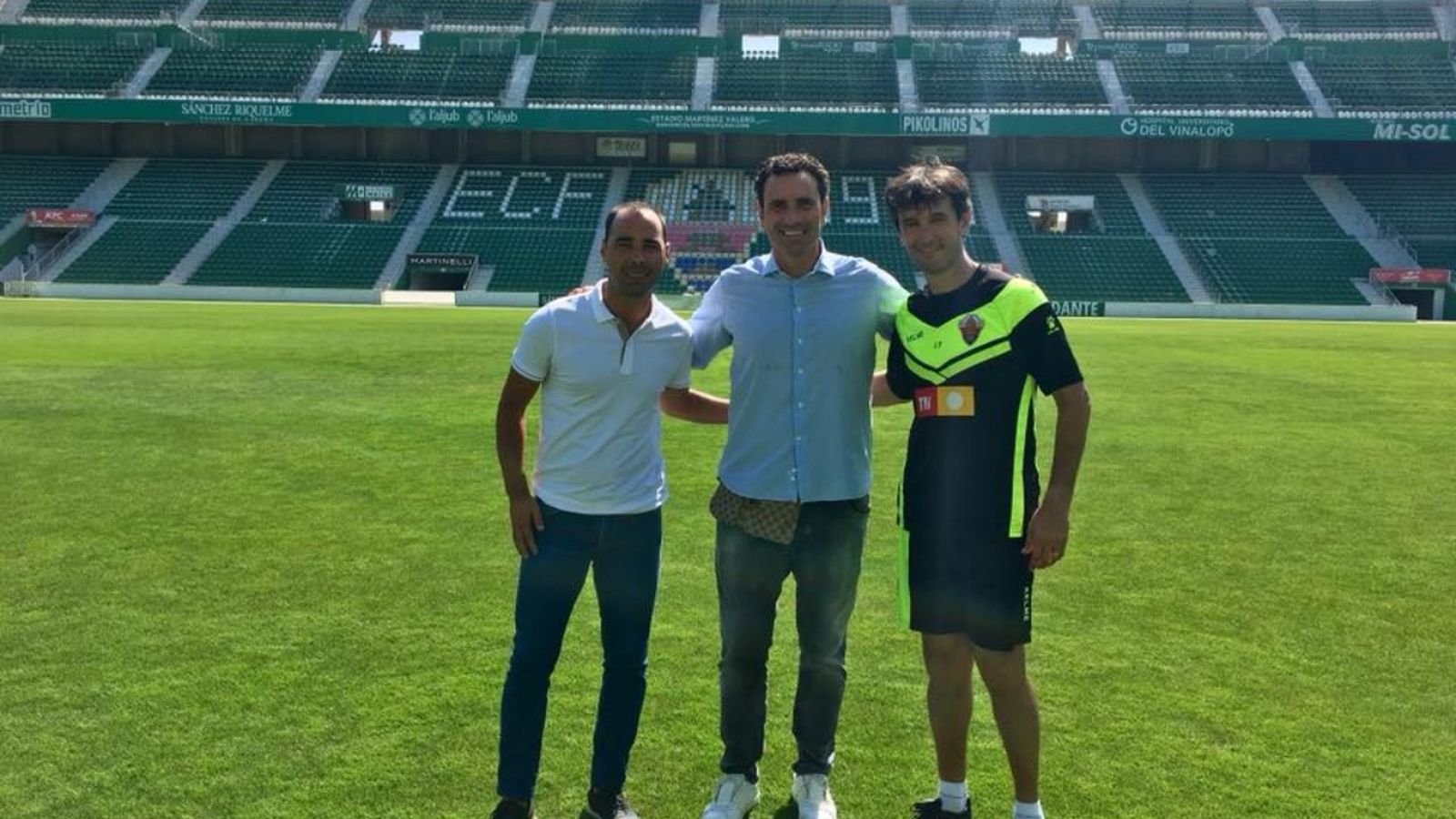 El director esportiu de la Federació amb Cordero i l’entrenador de l’Elx