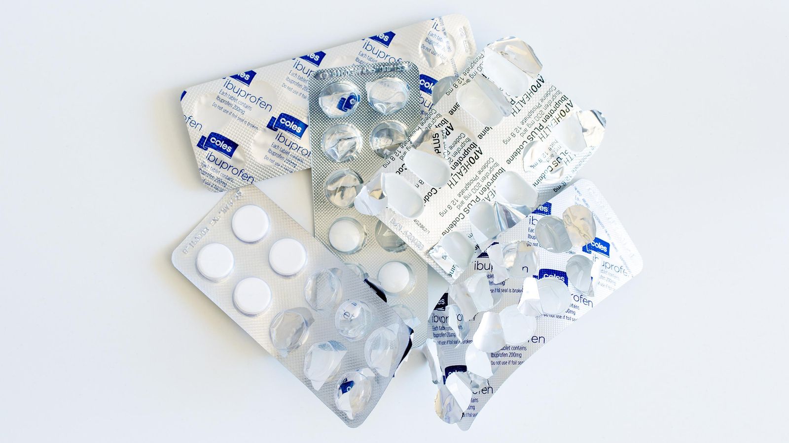 Embalatge de pastilles d'ibuprofén, en una imatge d'arxiu