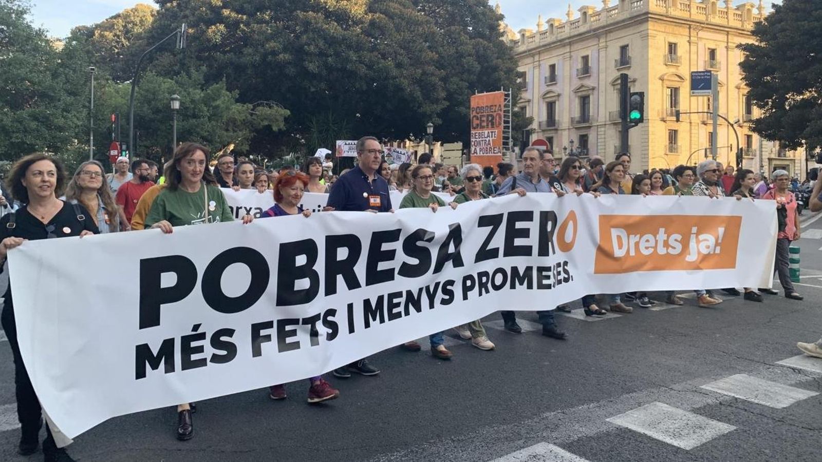 El col·lectiu Pobresa Zero, que convoca la marxa, ha posat el focus en el canvi climàtic i en les dones