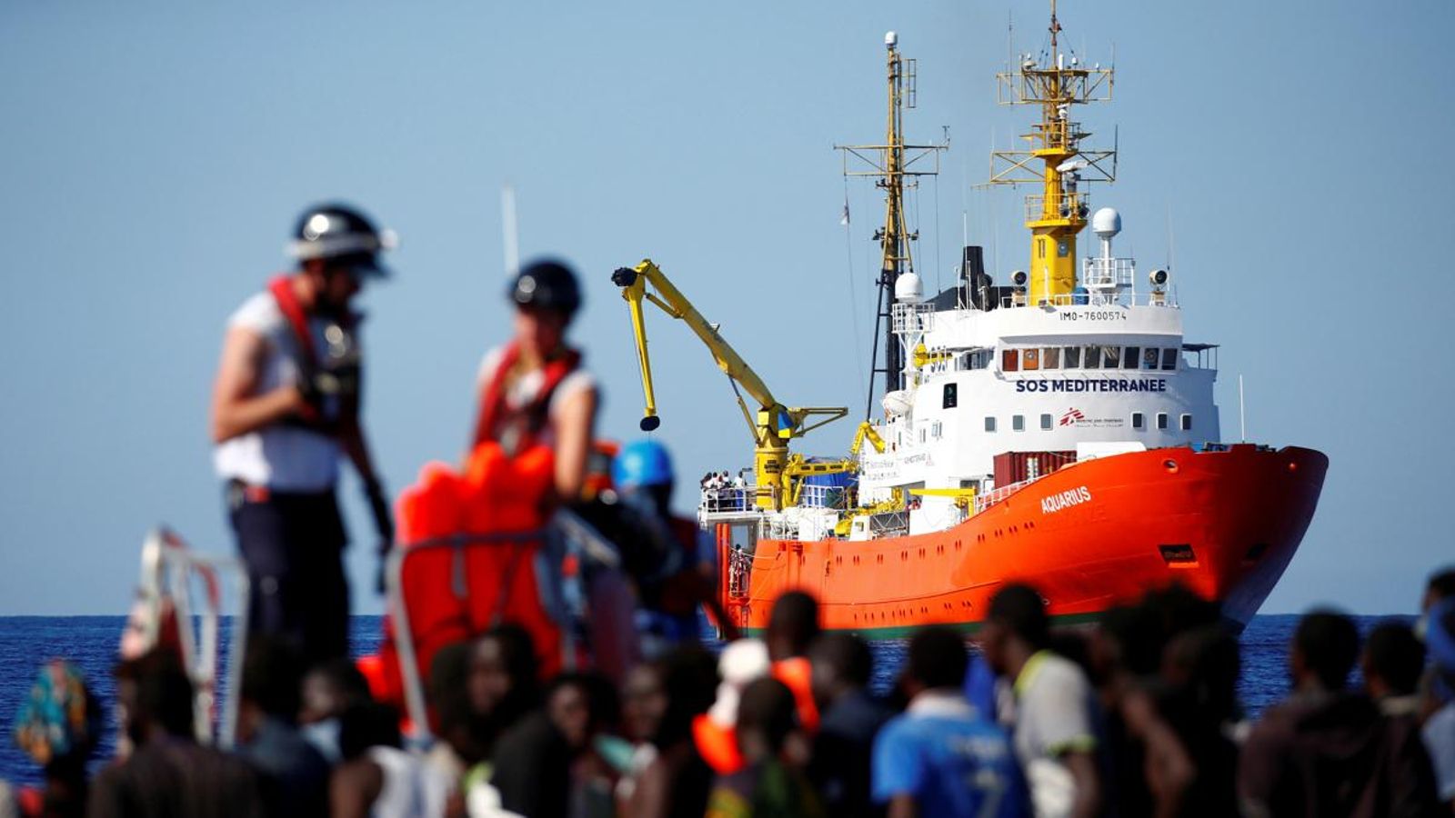 En el vaixell viatgen 629 immigrants, dels quals 130 són xiquets